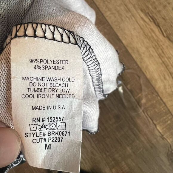 Rebelflow Bandana Print
Matching Skirt Set size M - Picture 7 of 8